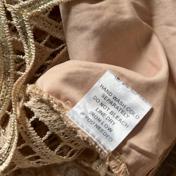 ✨ Sequin Scallop Top - Picture 8 of 8